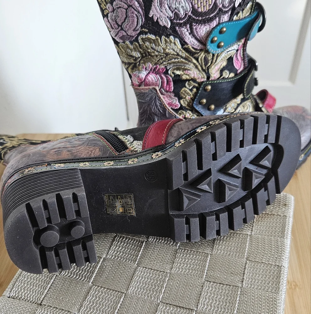 NIB!  L' ARTISTE BY SPRING STEP Floral Heeled Boots, Women's Size 7.5-8 M/ EU 38 - Picture 9 of 12